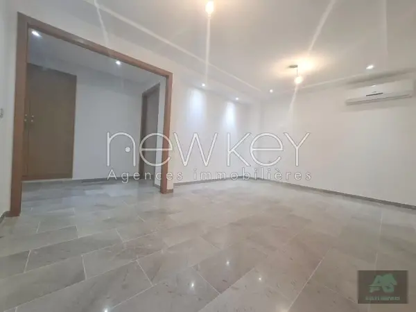 Un Superbe Appartement S+2 à La Soukra