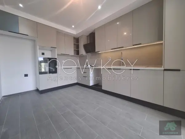 Un Bel Appartement S+2 Neuf à louer à La Soukra