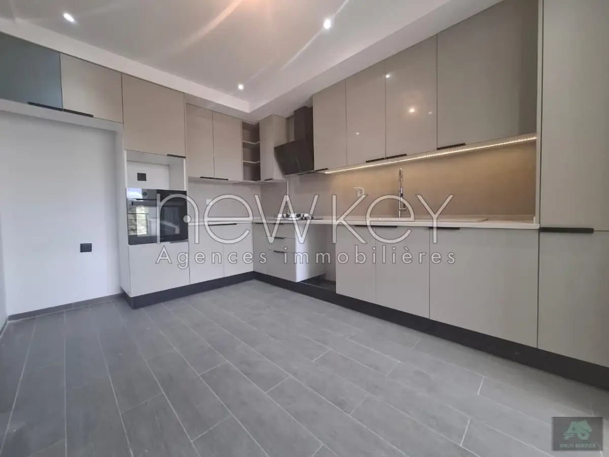 Un Bel Appartement S+2 Neuf à louer à La Soukra