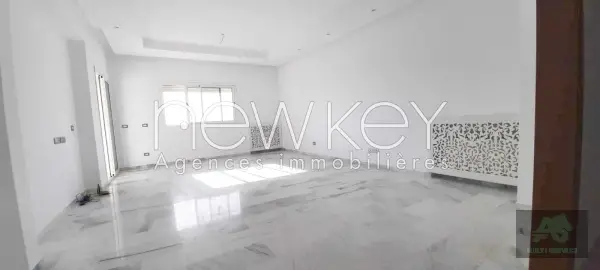 Appartement S3 avec chambre de service à louer aux jardins de Carthage