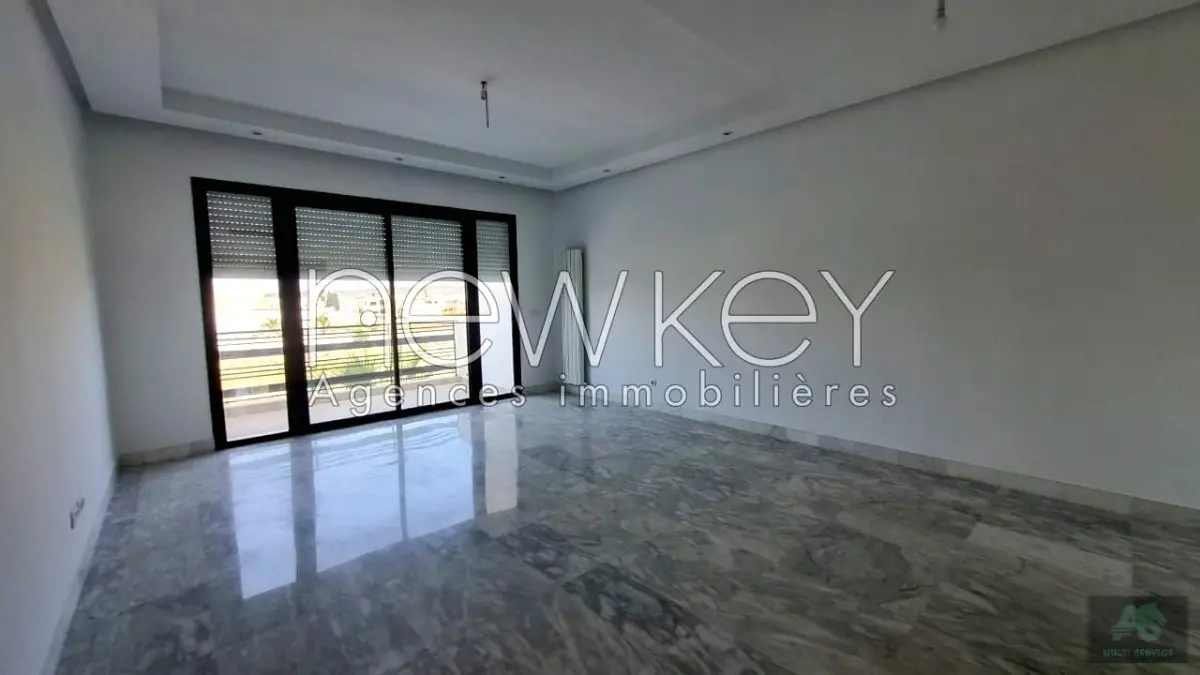 Bel appartement S+3 à la Marsa