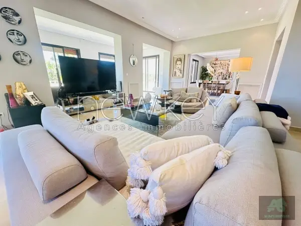 Magnifique villa S+4 au Golf Gammarth