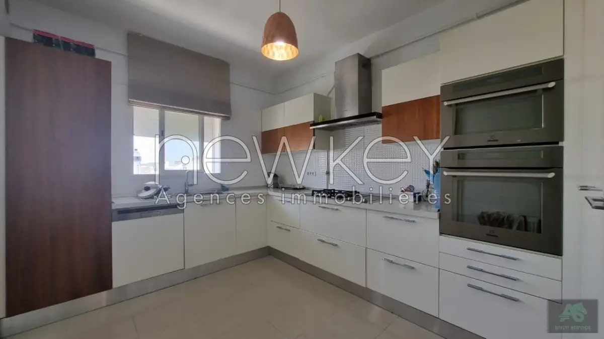 Appartement S+3 meublé à la Marsa