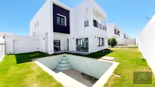 Coquette villa S+4 à Tunis Bay