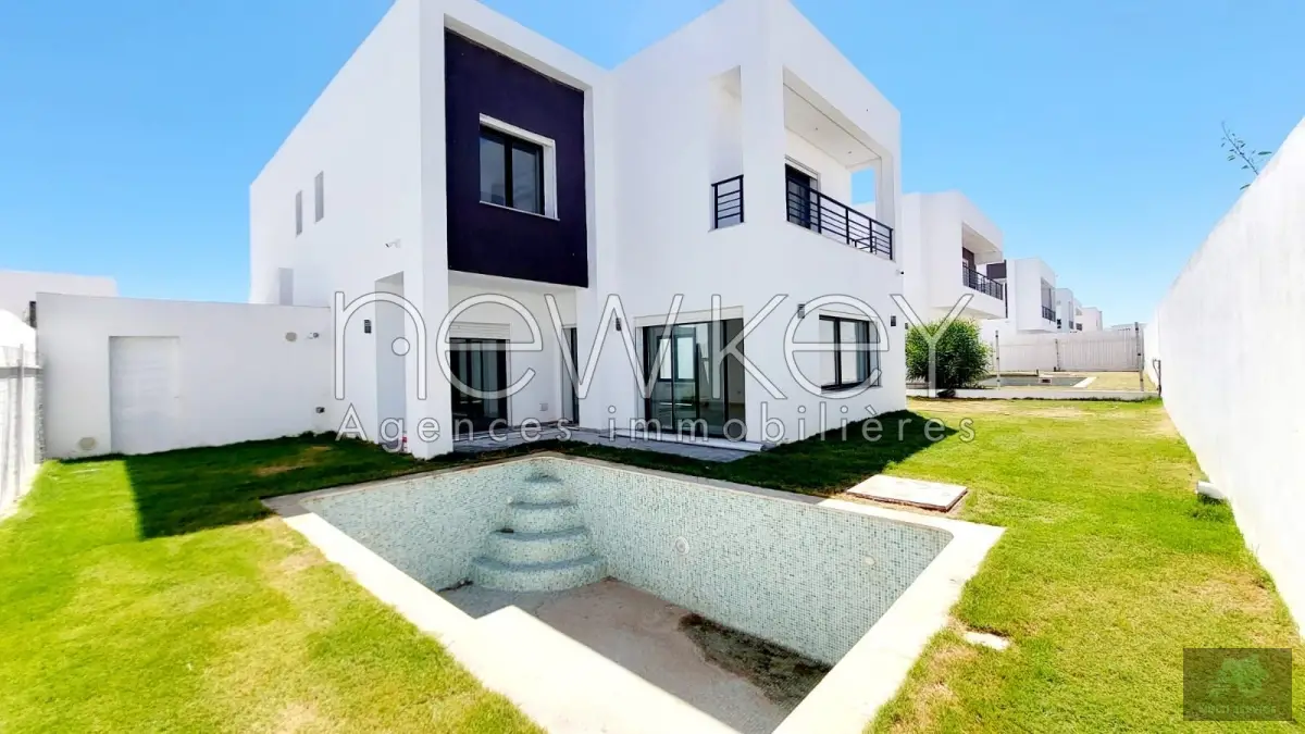 Coquette villa S+4 à Tunis Bay