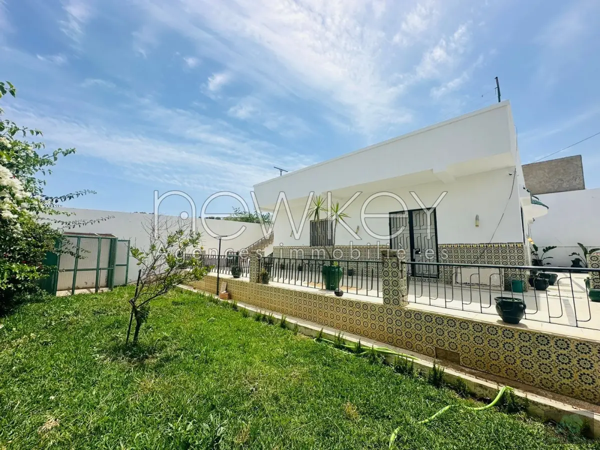 Villa indépendante De Plain-Pied S+2 Avec Jardin À La Soukra