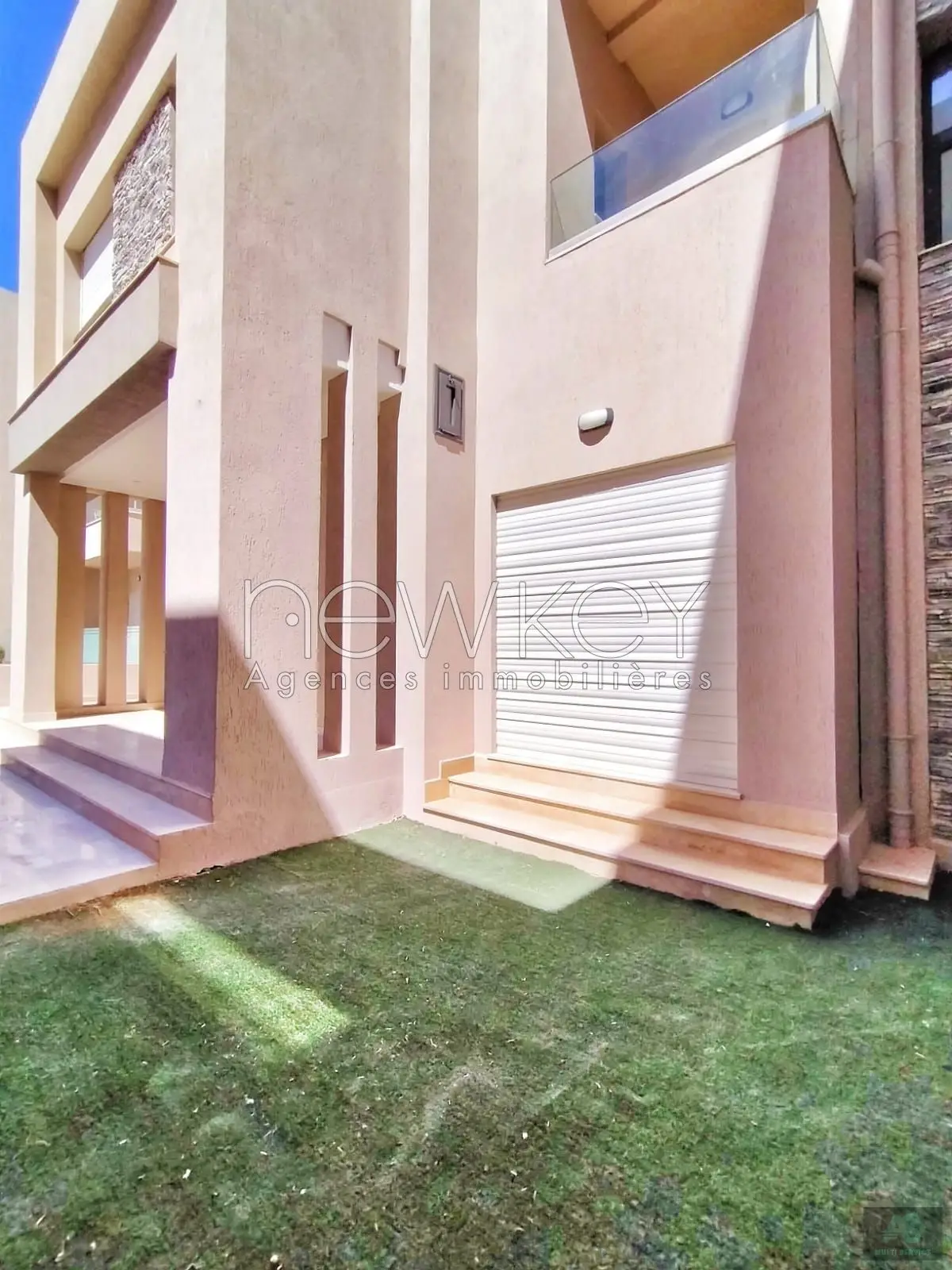 Magnifique Triplex S4 à louer aux Jardins de Carthage