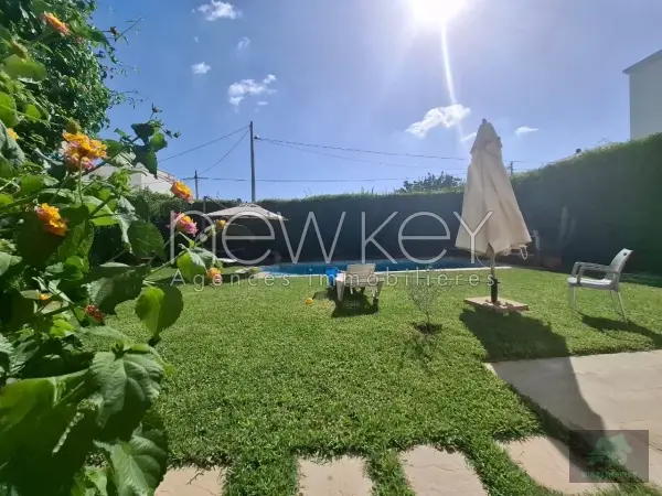 Un Duplex S+3 avec piscine à La Soukra