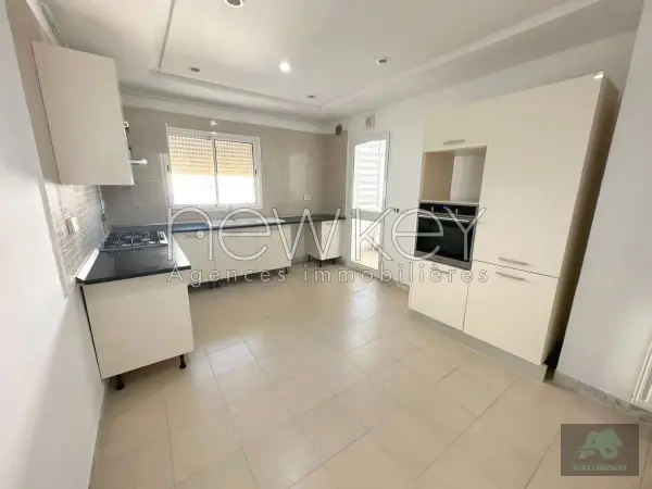 Appartement S3 Spacieux à louer aux Jardins De Carthage