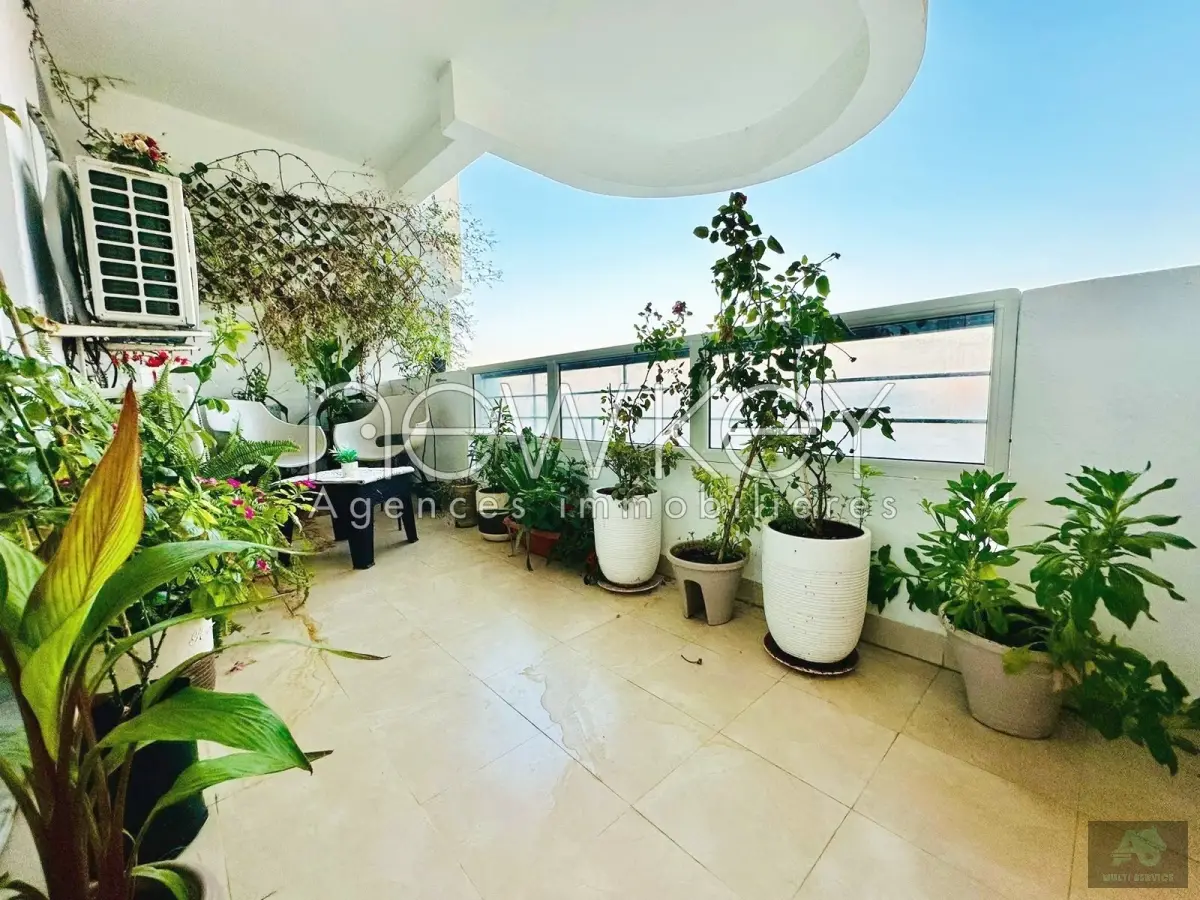 Un Superbe Appartement S+4 à vendre à La Soukra