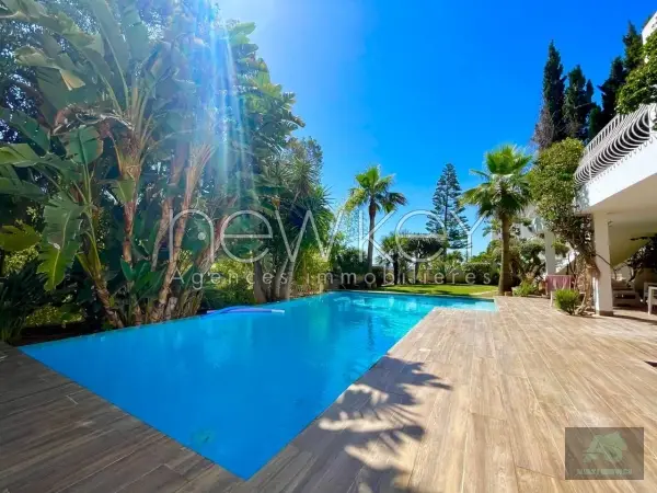 Un rdc de villa S+3 meublé à Gammarth