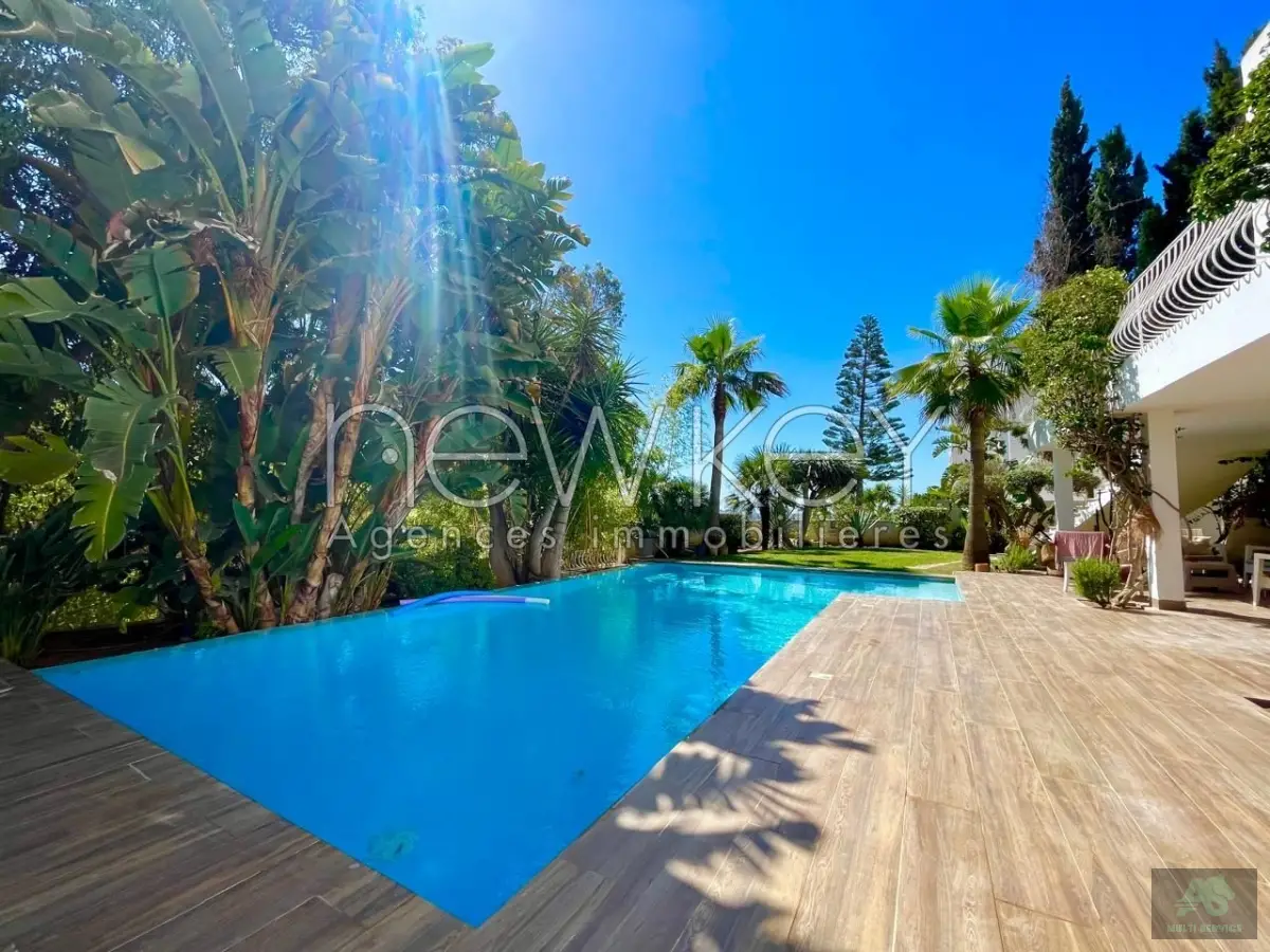 Un rdc de villa S+3 meublé à Gammarth