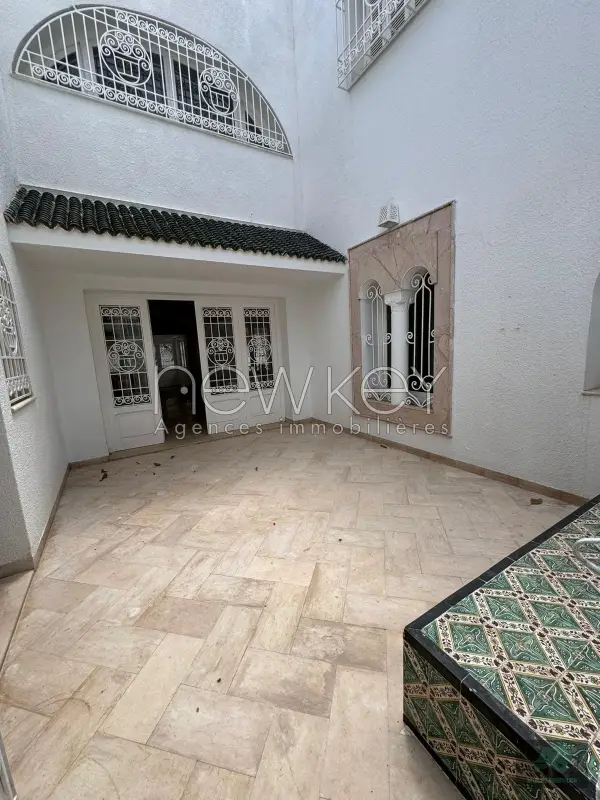 villa s+3 au coeur de la marsa