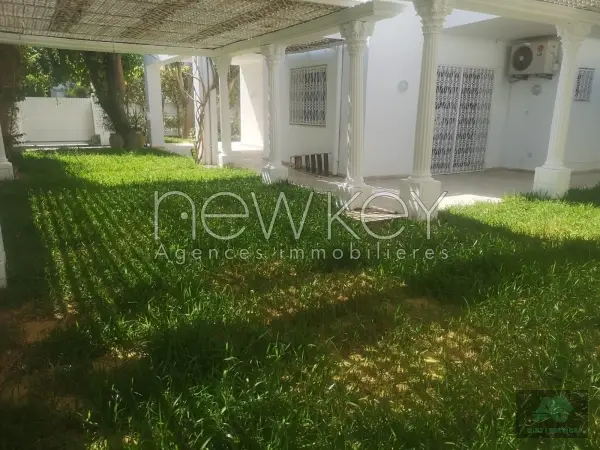 VIlla S+3 au coeur de La Marsa