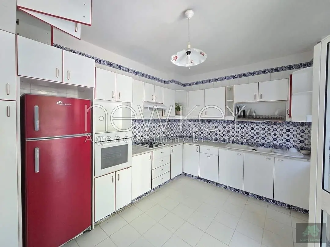 villa s+3 à la marsa