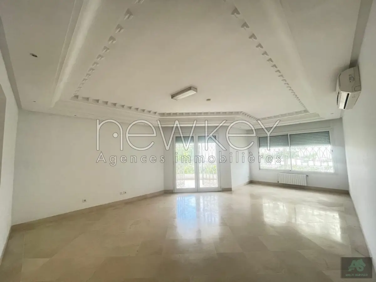 Etage de villa s+3 à louer au lac 2