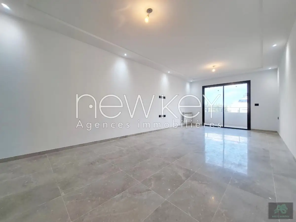 Appartement S+3 Neuf à vendre à La Soukra
