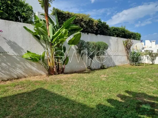Coquet duplex s2 avec jardin à Gammarth