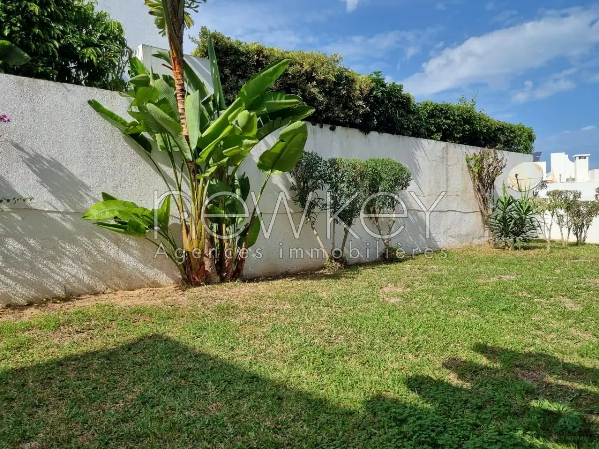 Coquet duplex s2 avec jardin à Gammarth