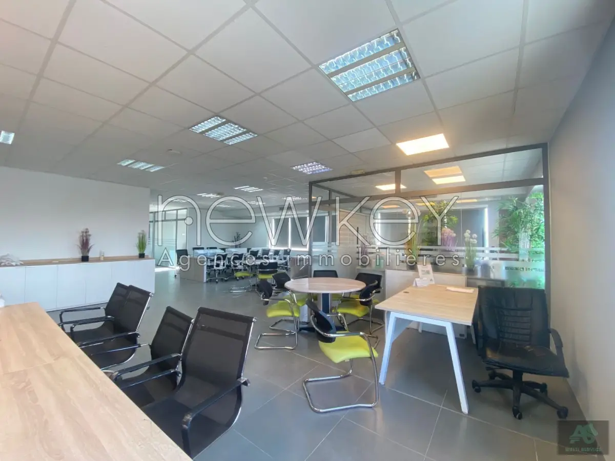 Bureau Open-space à louer à la zone d'activité khaireddine