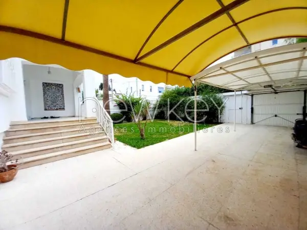 Duplex S+4 à la Marsa