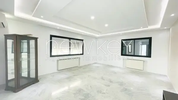 Etage de Villa S3 à louer à La Soukra