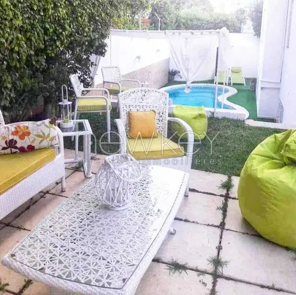Coquette villa avec piscine à louer à Ain Zaghouan Nord