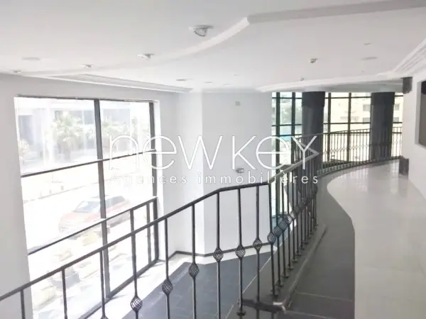 Open-space de 900m² à louer aux Berges du Lac 2