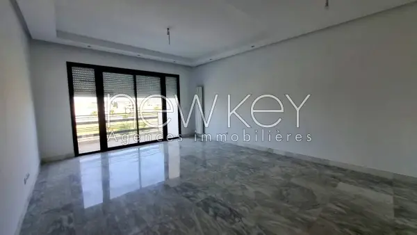 Bel appartement S+3 à la Marsa