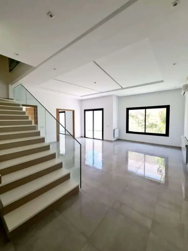Duplex S+4 à la Marsa - 2
