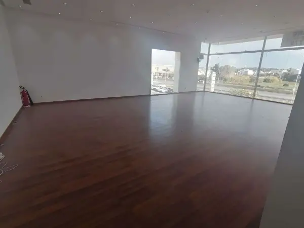 Local commercial - 2