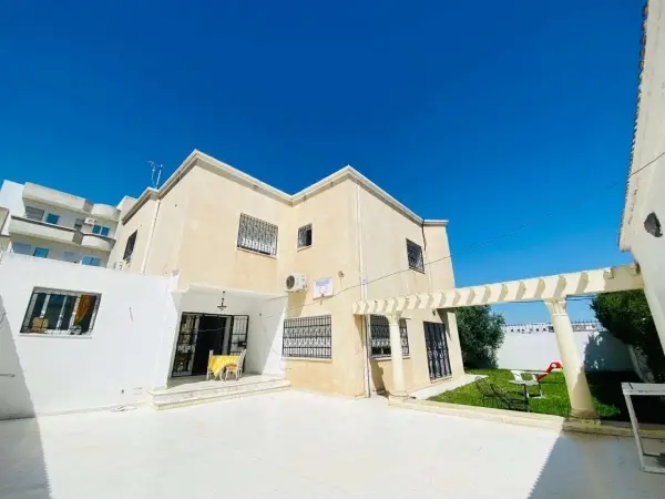 Belle villa à la soukra - 15