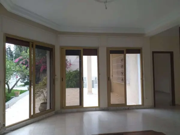 Rdc de villa (s 2) à la Marsa - 1