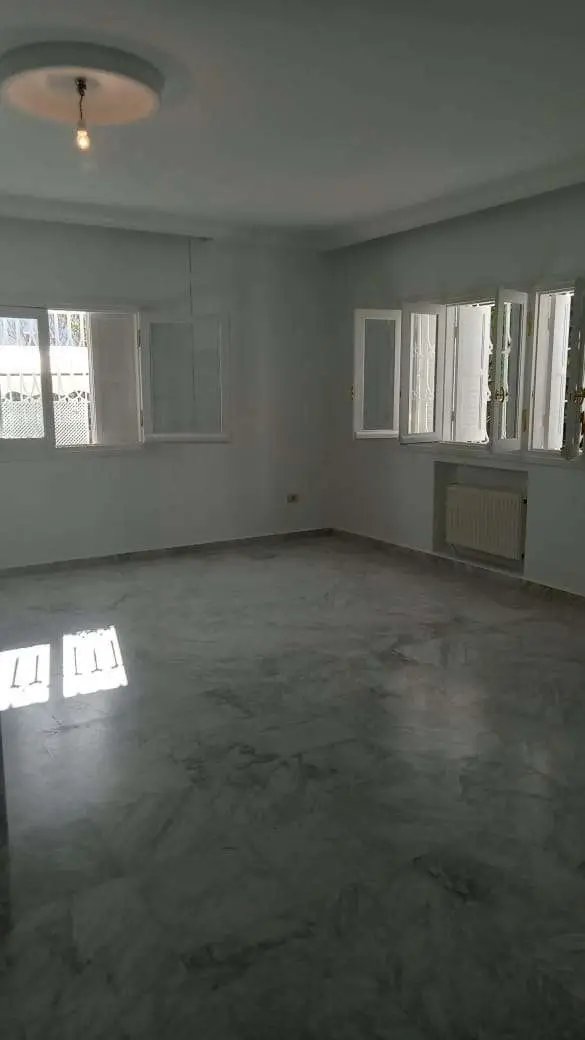Rdc de villa (s 3) à la Marsa - 11