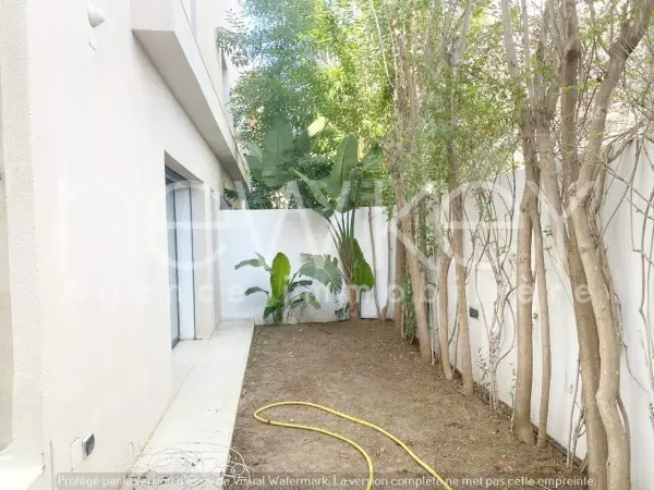 Triplex de 300m² à louer aux Jardins de Carthage - 1