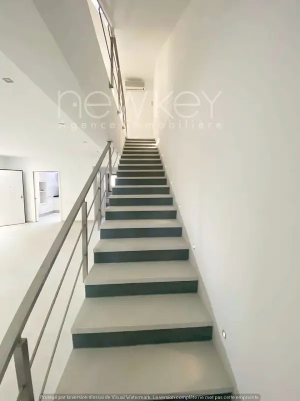 Triplex de 300m² à louer aux Jardins de Carthage - 2