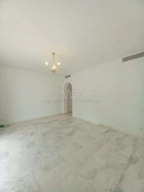 Une très belle Villa s 4 à la Marsa - 1