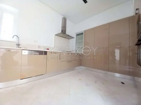 Une très belle Villa s 4 à la Marsa - 10