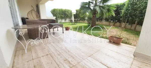 Joli Triplex avec jardin à vendre aux Jardins de Carthage - 1