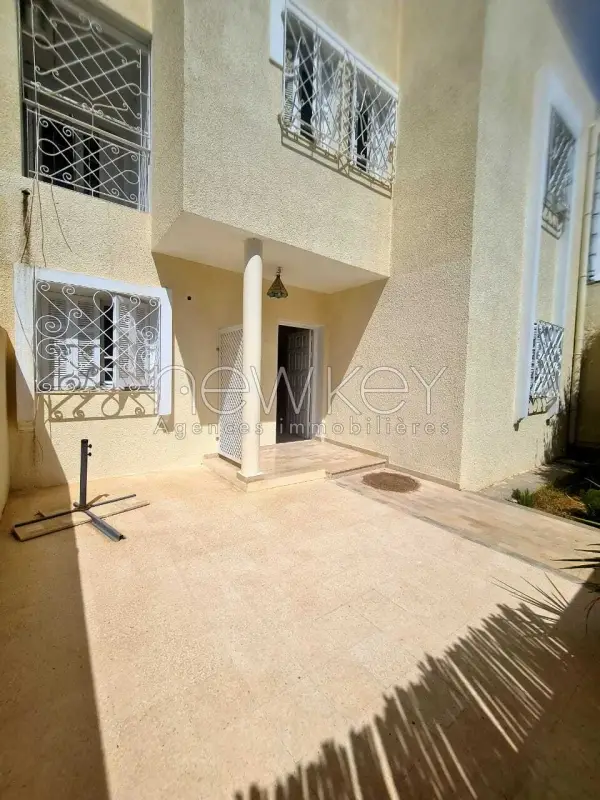 Duplex s+3 à la Marsa - 6