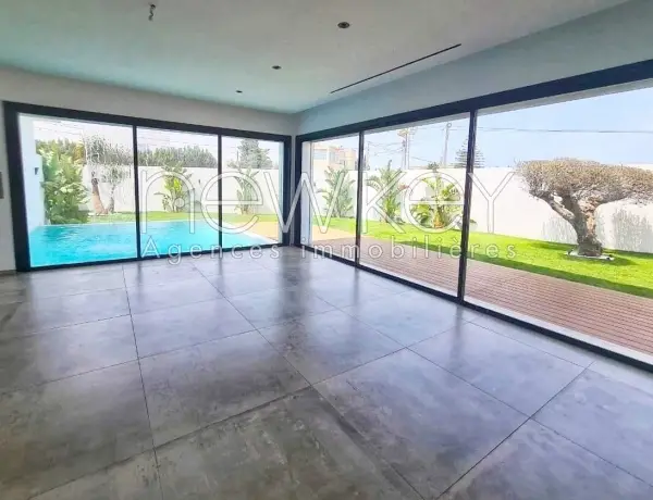 Villa De Luxe de Style Minimaliste S+4 à vendre à La Soukra - 2