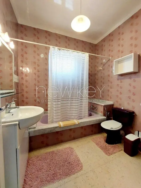 Etage de villa s+3 Meublé à La Marsa - 9