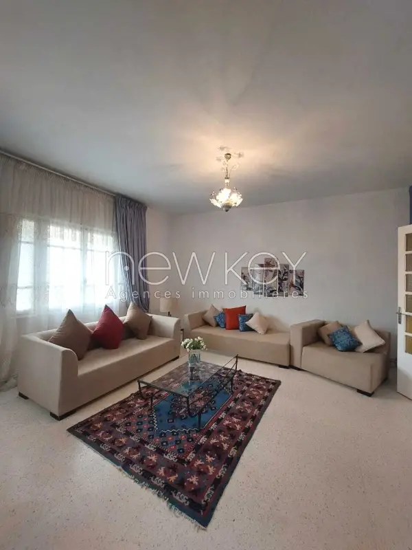 Etage de villa s+3 Meublé à La Marsa - 1