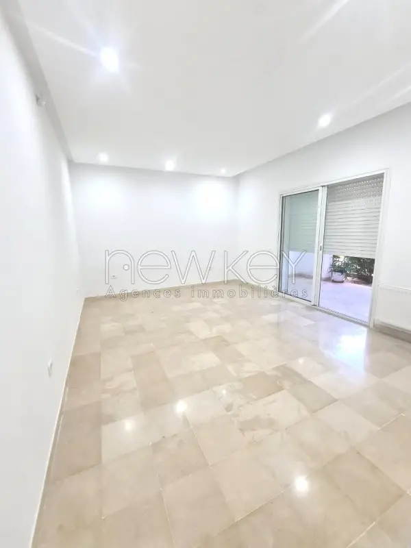 Rez-de-chaussée S3 avec jardin à La Soukra - 3