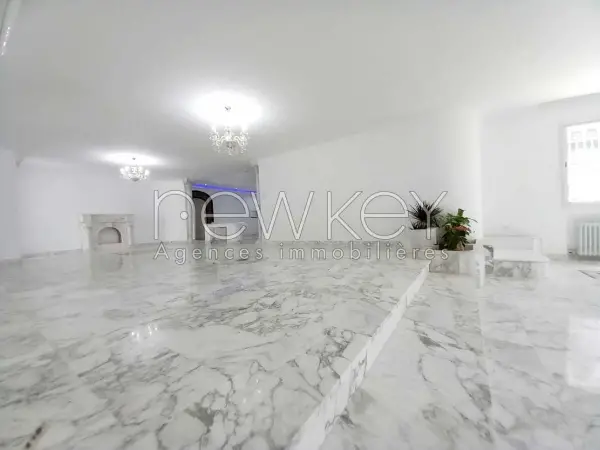 villa s+5 à Gammarth - 2