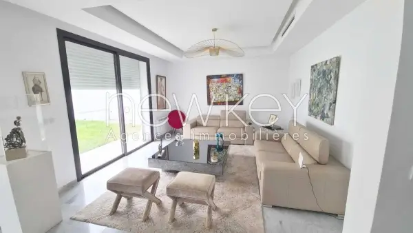 Superbe Villa avec Piscine et Jardin à La Soukra - 1