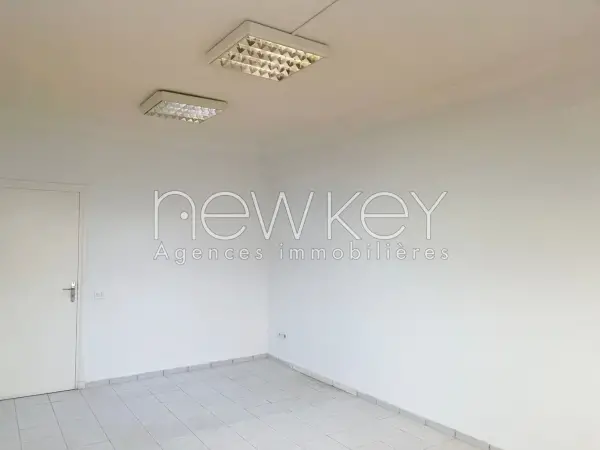 Bureau A3 à Louer à La Soukra - 3