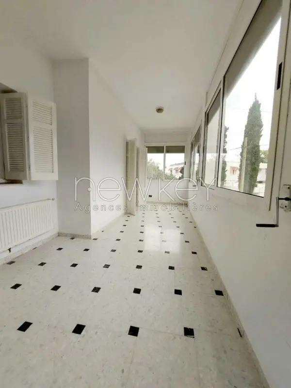 Etage de villa s+3 La Marsa - 1