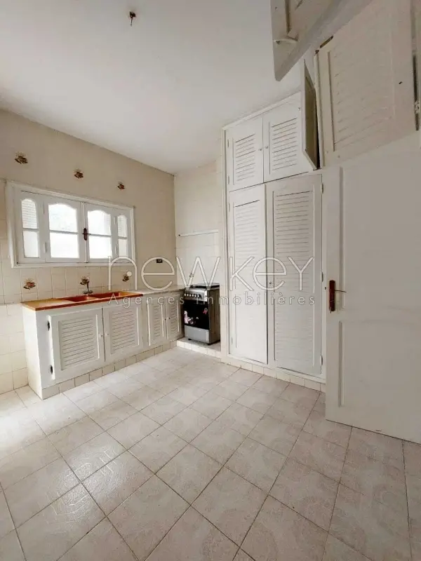 Etage de villa s+3 La Marsa - 3