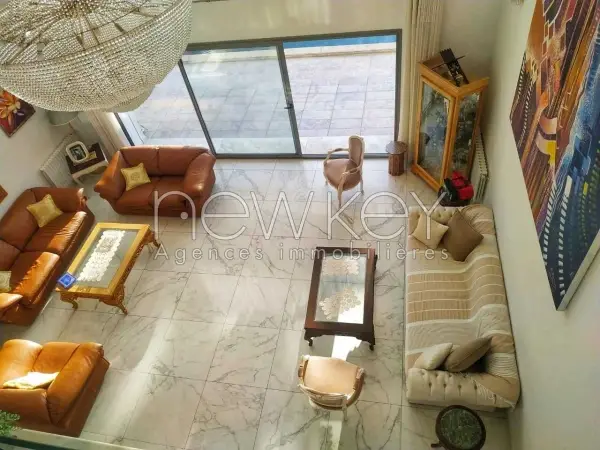 Une Belle Villa avec piscine à vendre à La Soukra - 2